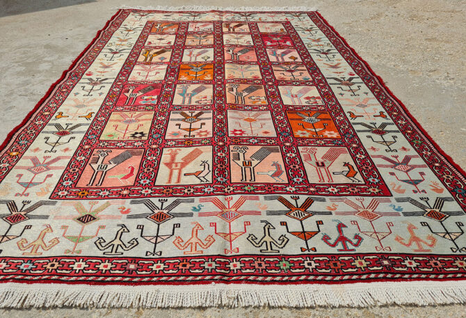 Fine Quality Hand Knotted Veg Dyed Soumak Pictorial Silk Kilim Area Rug 6 x 4 Ft (910 KHI) - Image 2