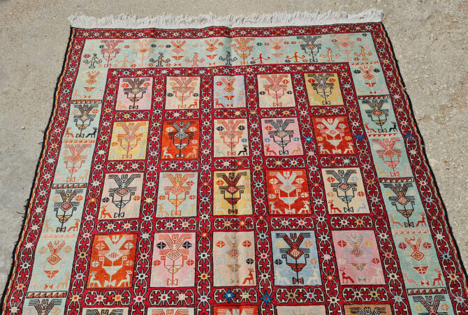 Fine Quality Hand Knotted Veg Dyed Soumak Pictorial Silk  Kilim Area Rug 6 x 4 Ft (916 KHI) - Image 5