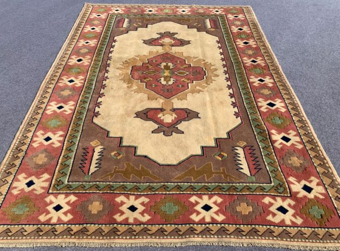 Authentic Hand Knotted Vintage Turkish Wool Area Rug 9.10 X 6.10 Ft - Image 3
