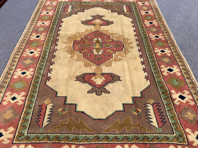 Authentic Hand Knotted Vintage Turkish Wool Area Rug 9.10 X 6.10 Ft - Image 4