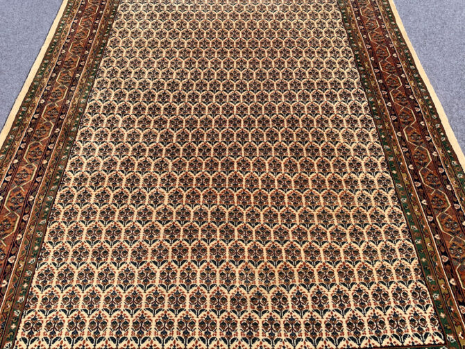 Authentic Hand Knotted Vintage Indo Wool Area Rug 8.0 X 5.9 Ft - Image 4